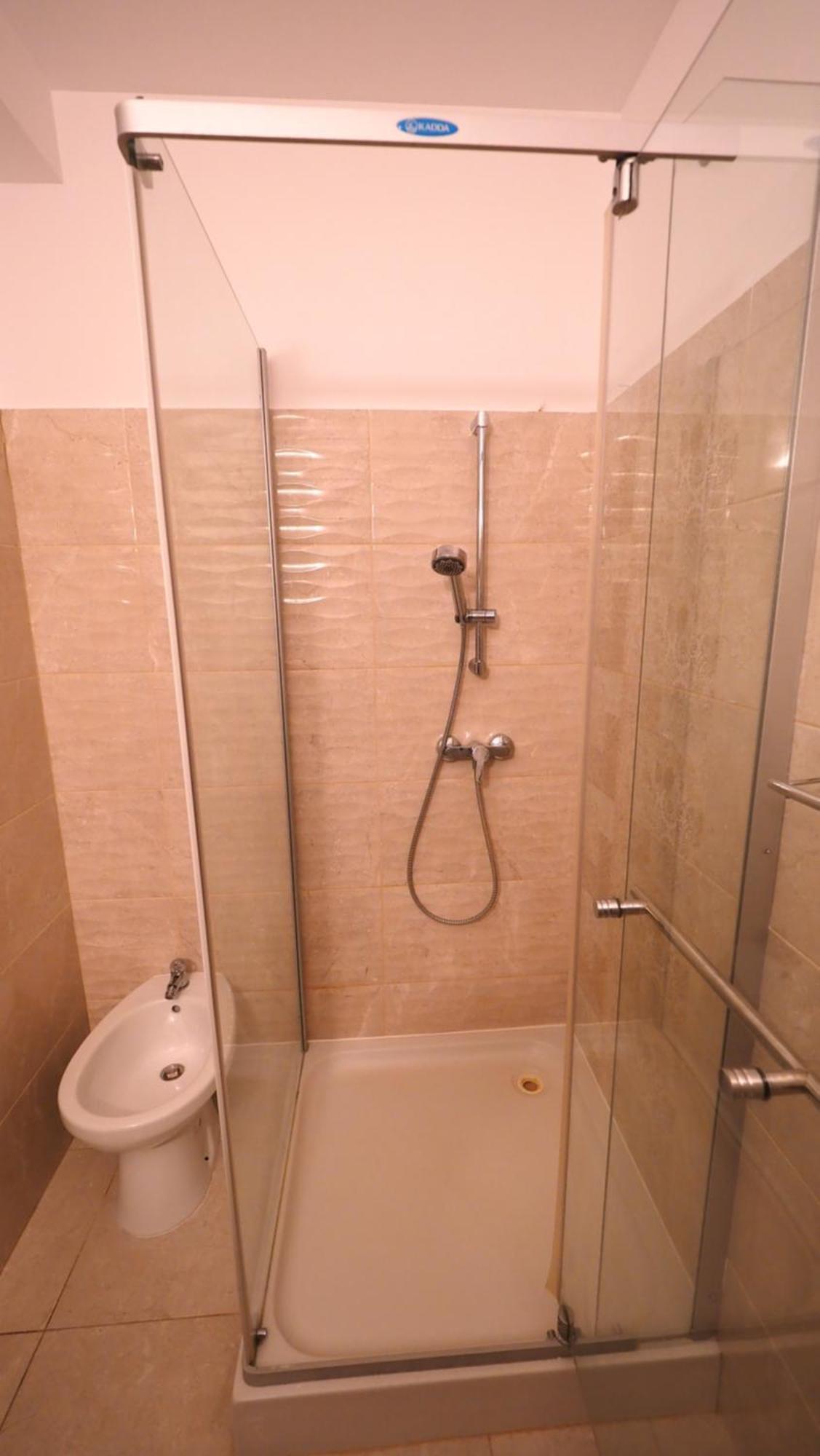 Iassium Airport Apartments Iasi Bagian luar foto