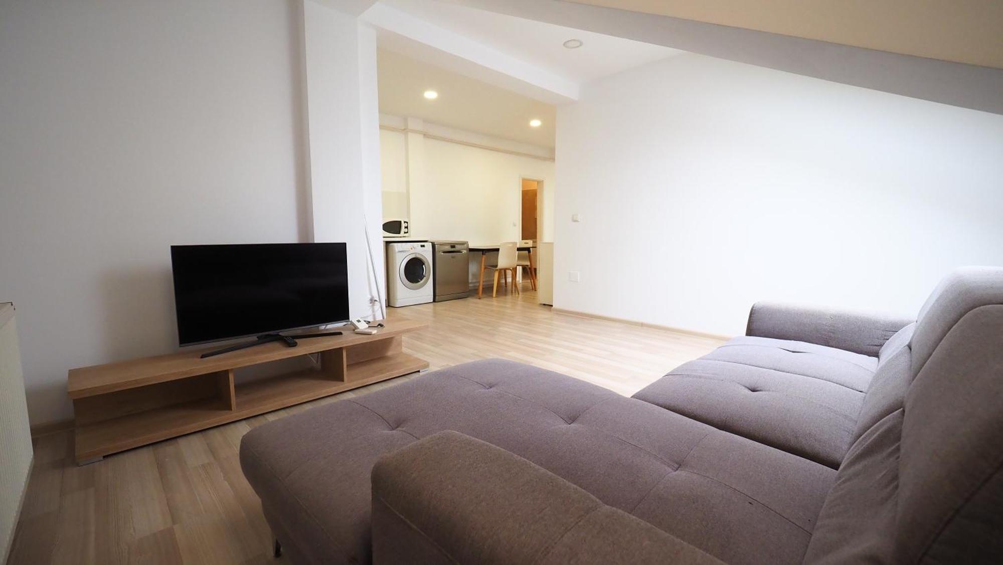 Iassium Airport Apartments Iasi Bagian luar foto